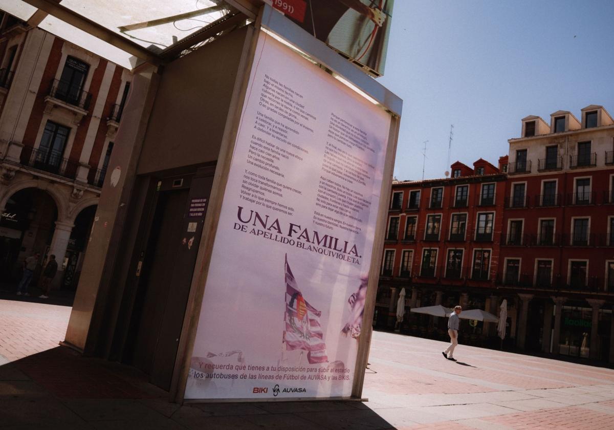Panel instalado en la Plaza Mayor de Valladolid