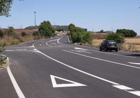 Aspecto actual del tramo ya renovado del camino Trasdeconejos, que conecta las localidades de La Cistérniga y Laguna de Duero.