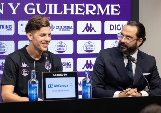 Iván Alejo (izquierda), en su vuelta al Real Valladolid junto a Víctor Orta, director deportivo, que ha retornado también al club