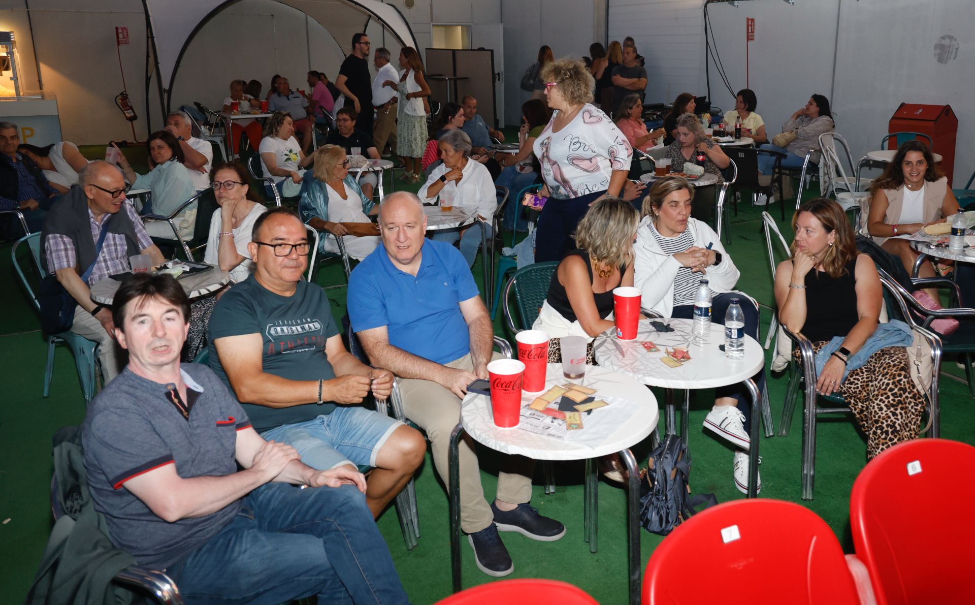 La música y el humor conjugan al aire libre en OMY