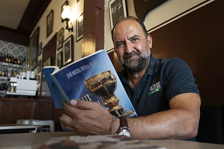 José Miguel Ortega, con su novela.