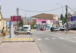 Una de las principales calles del polígono de El Cerro, en Segovia capital.