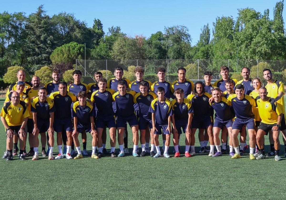 La plantilla del Tordesillas, en su primer entrenamiento.