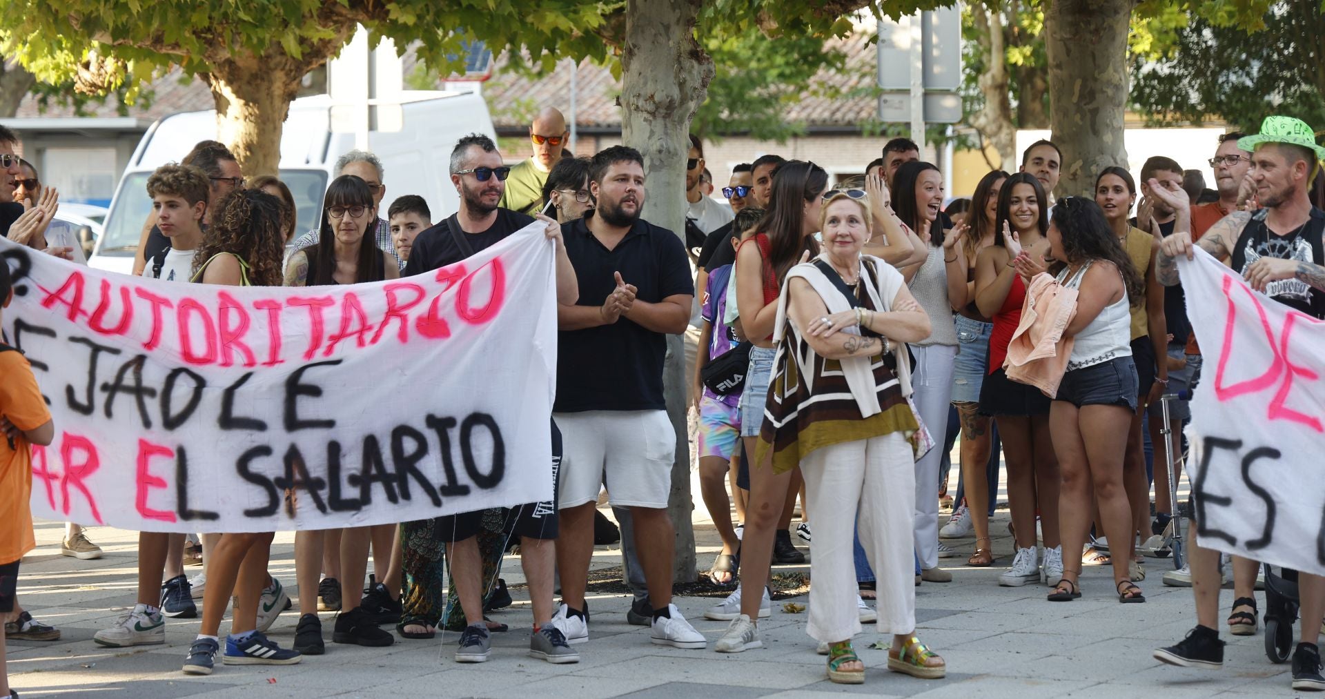 Venta de Baños apoya a un hostelero expedientado