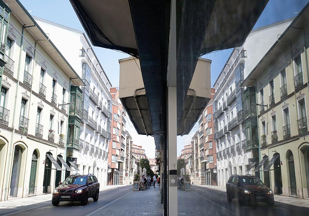 Viviendas de lujo en la calle Claudio Moyano de Valladolid, una de las más caras de la ciudad.
