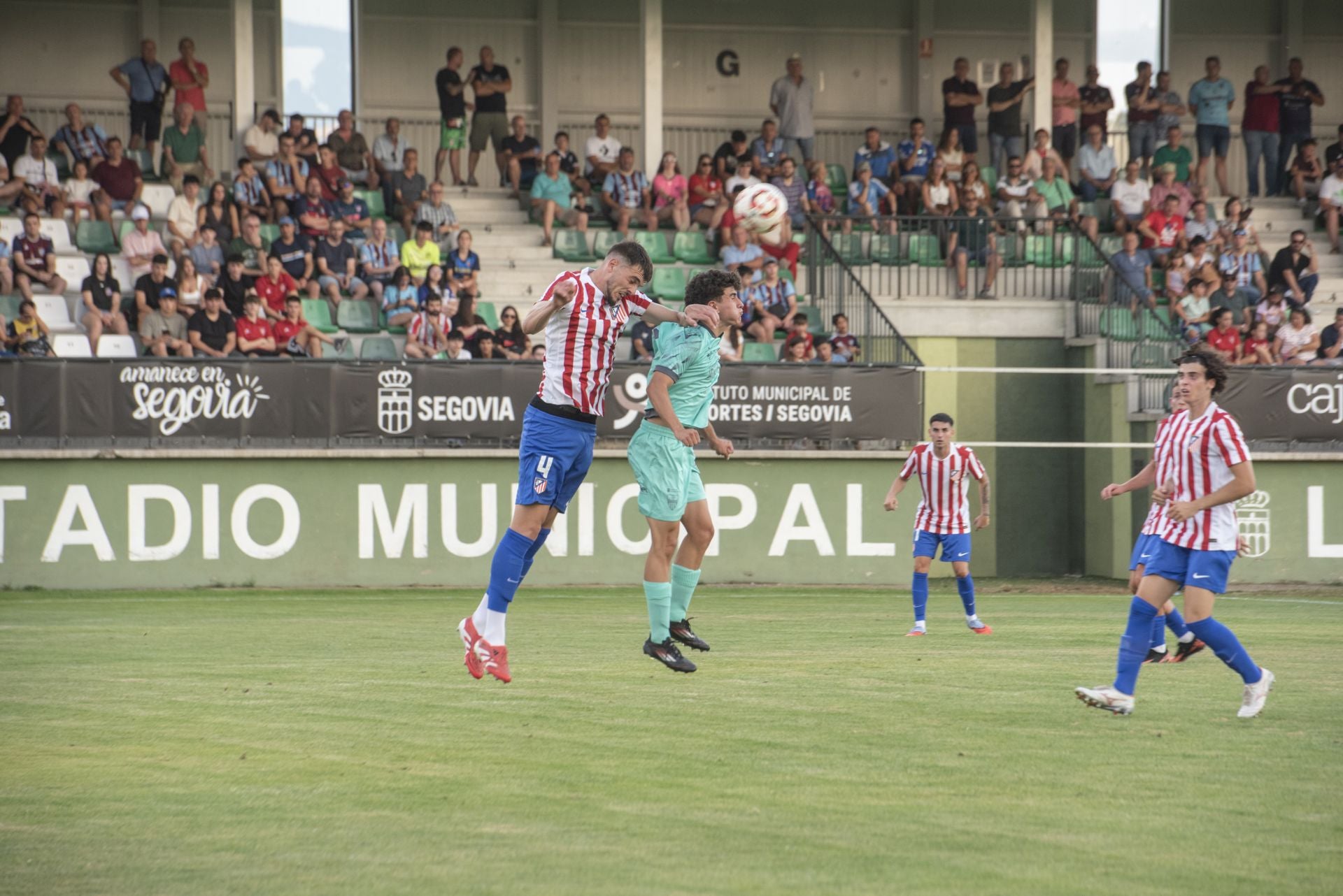 El debut de la renovada Segoviana, en imágenes