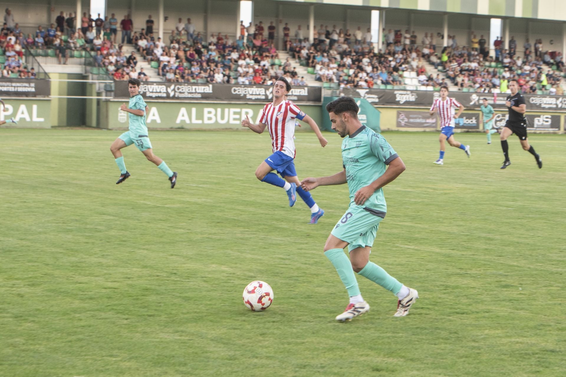 El debut de la renovada Segoviana, en imágenes