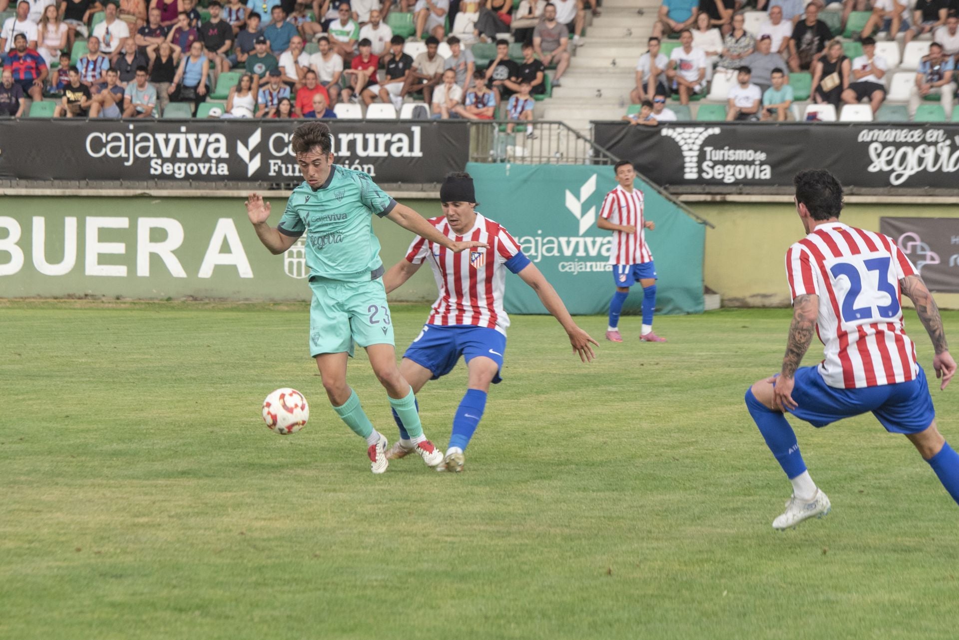 El debut de la renovada Segoviana, en imágenes