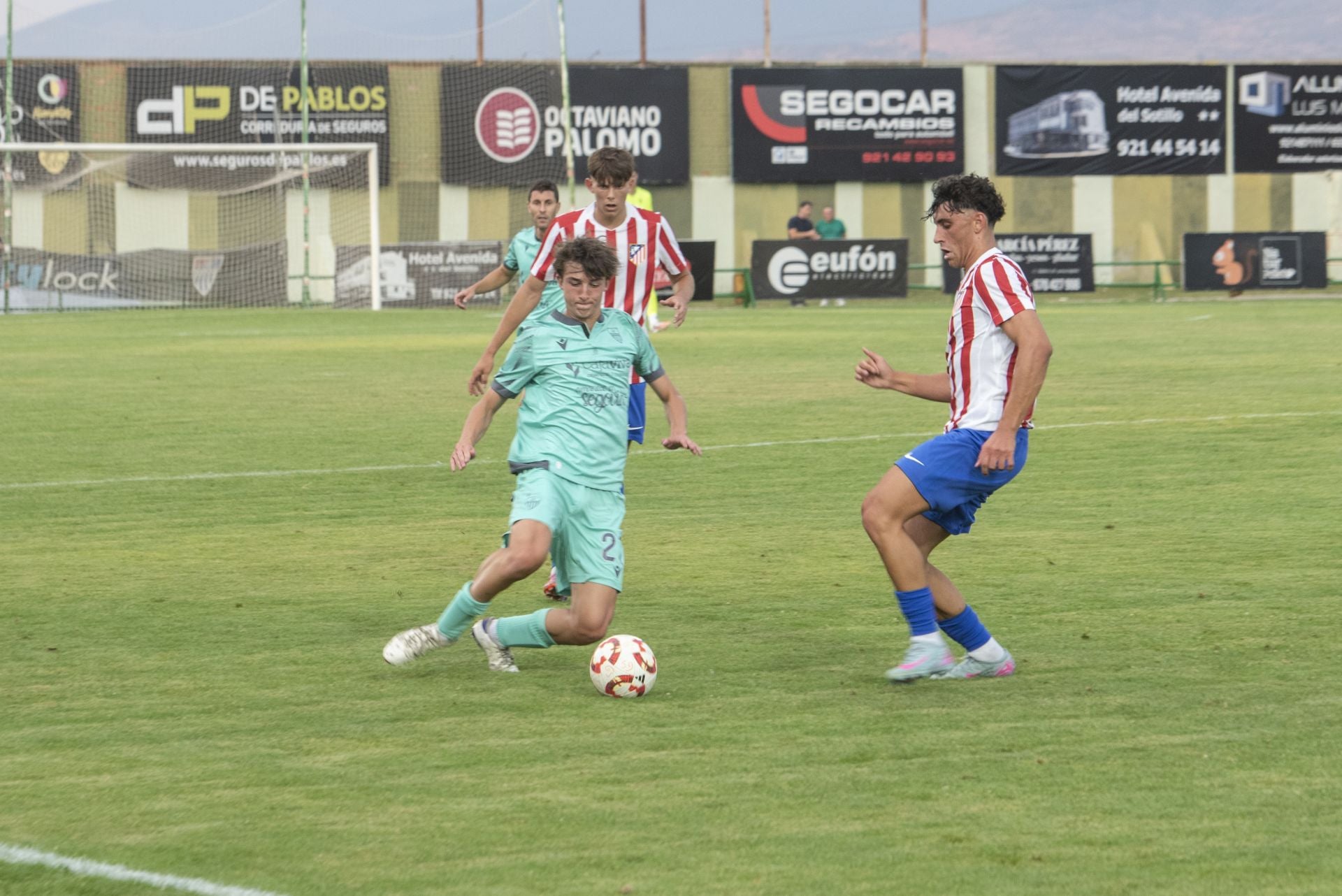 El debut de la renovada Segoviana, en imágenes