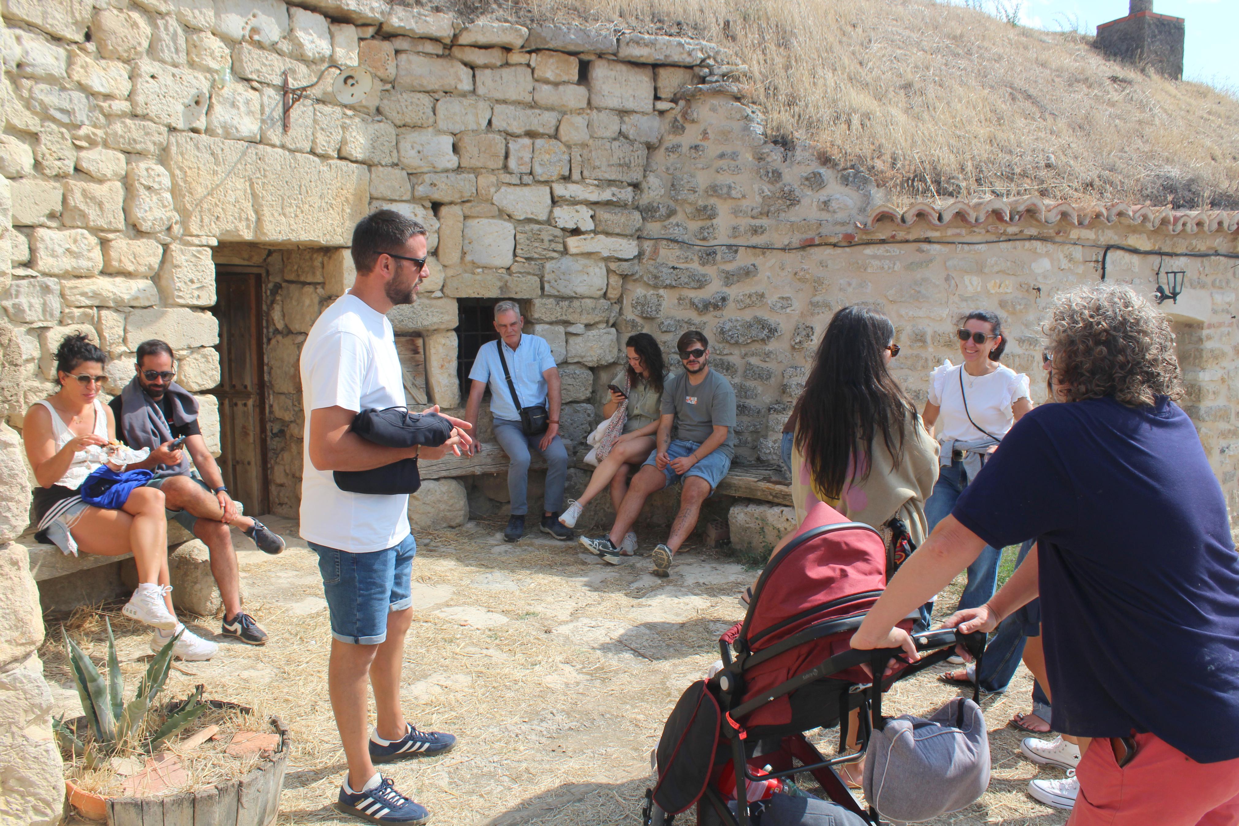 XI Ruta Guiada por las Bodegas y Cuevas de Dueñas
