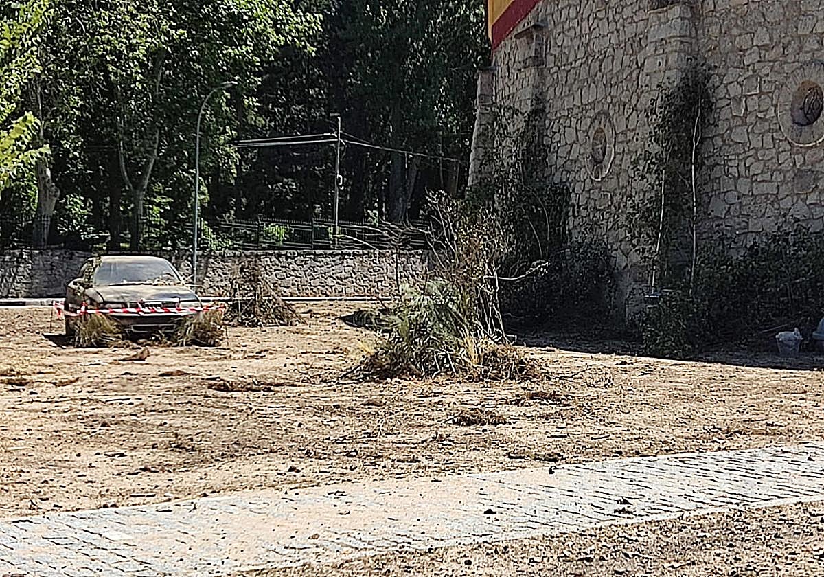 Parte del escenario montado para la serie en el entorno de la plaza de toros.