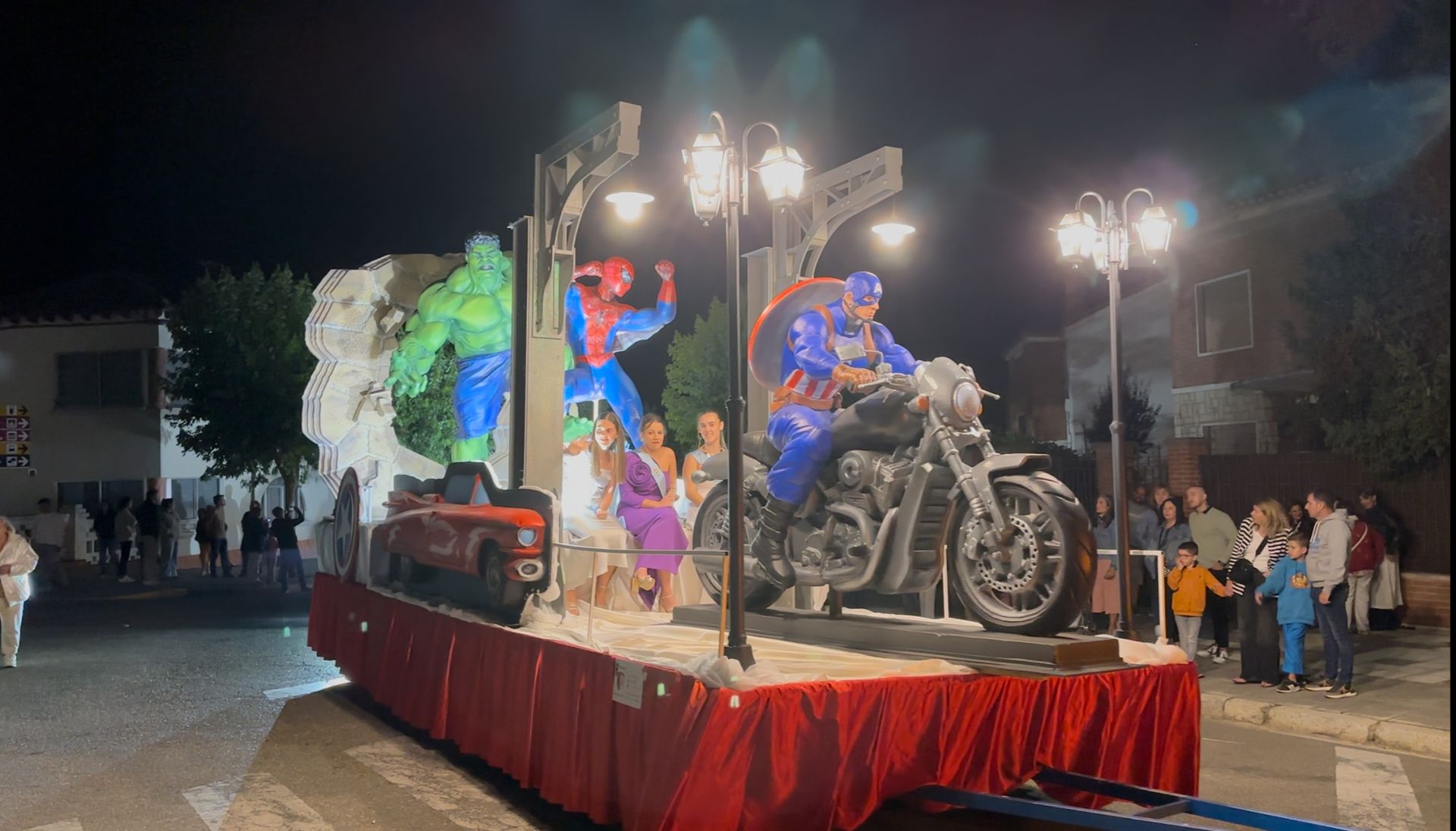 El prólogo del desfile en Herrera, otro nocturno