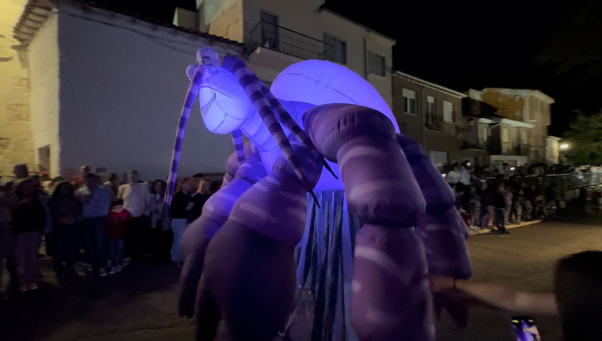 El prólogo del desfile en Herrera, otro nocturno