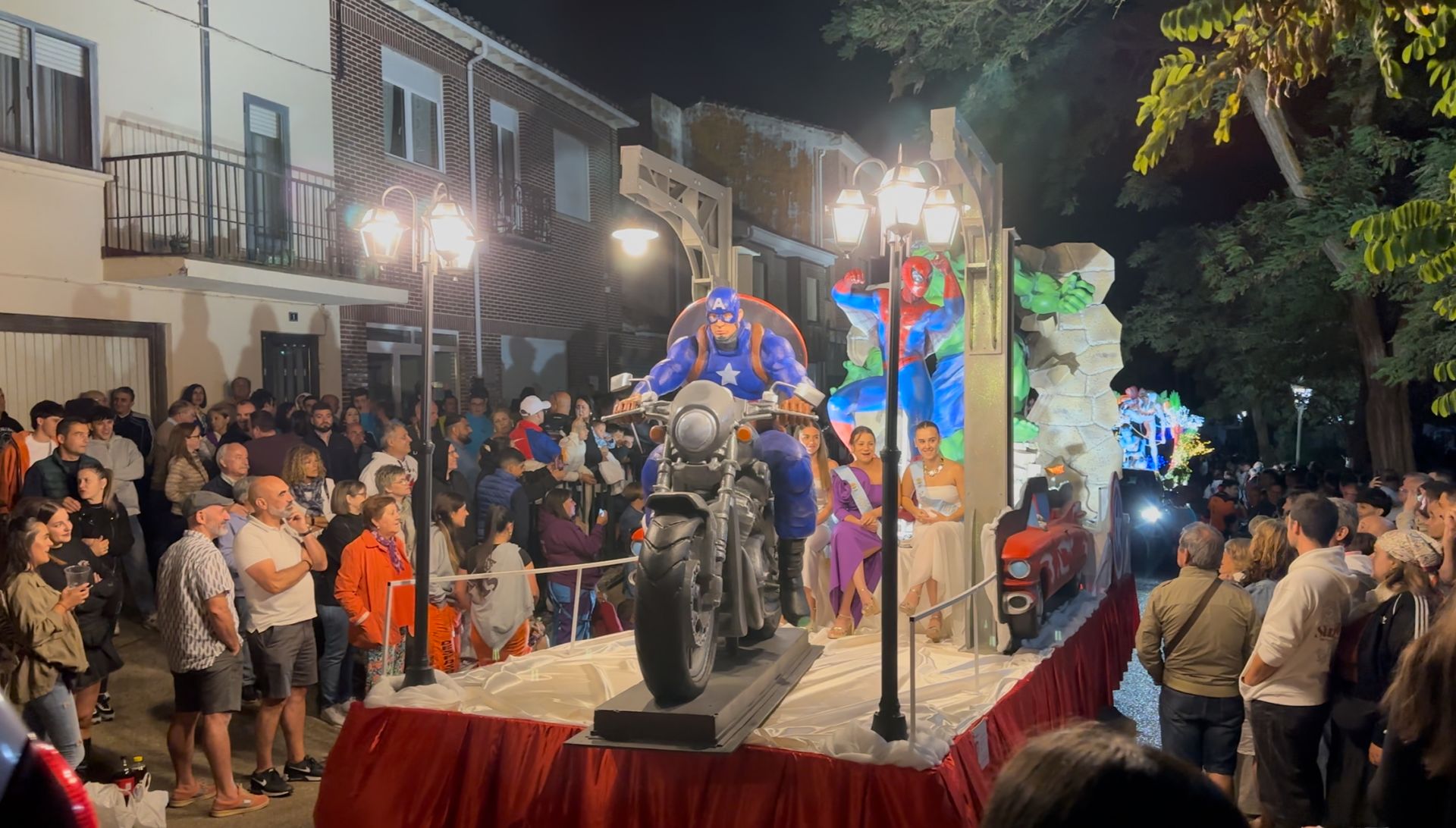 El prólogo del desfile en Herrera, otro nocturno