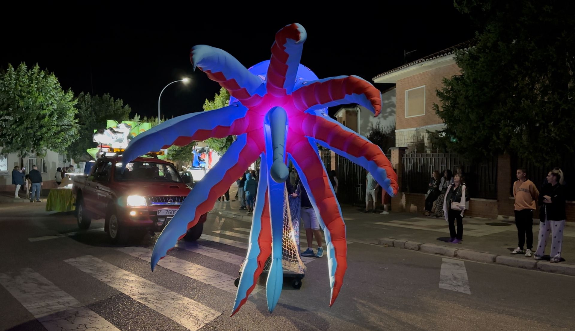 El prólogo del desfile en Herrera, otro nocturno