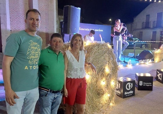 Representantes municipales de Remondo y de la Diputación, en el encuentro de este sábado.