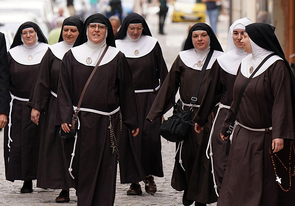 Las exmonjas, a su llegada al juzgado de Briviesca el pasado día 29 de julio.