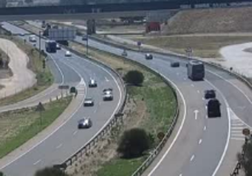 Dos accidentes casi simultáneos en la A-6 provocan varios kilómetros de retención