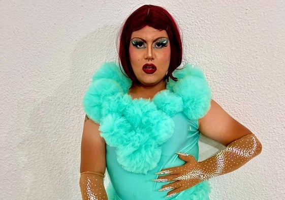 Lita Long, drag queen vallisoletana, minutos antes de su actuación de Quintanilla de Onésimo.