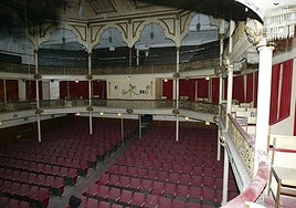 Estado del interior del Teatro Zorrilla en 2005 con su patio de butacas, palcos y gradería.