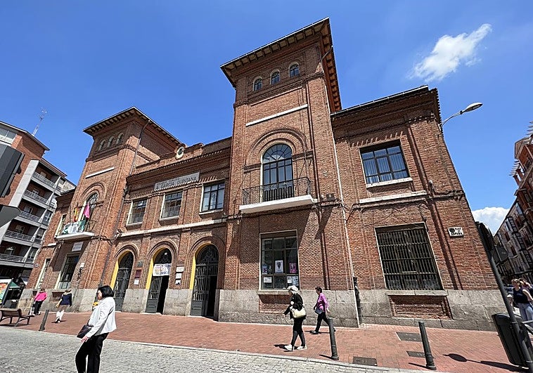 Fachada principal del colegio García Quintana de Valladolid.