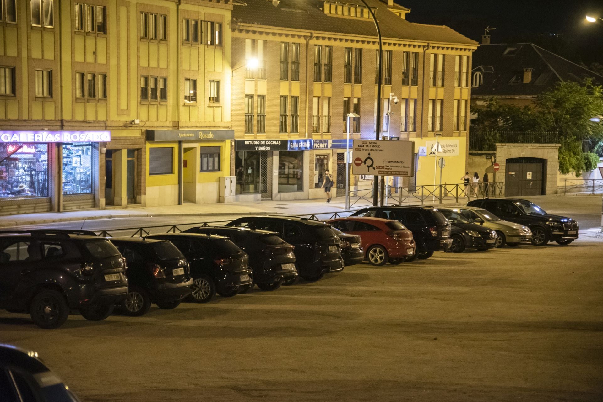 Fotos del aparcamiento espontáneo entre Vía Roma y San Gabriel