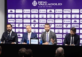 Víctor Orta, Enrique Uruñuela, Gabriel Solares y Luis García, en la pressentación de la nueva sociedad.
