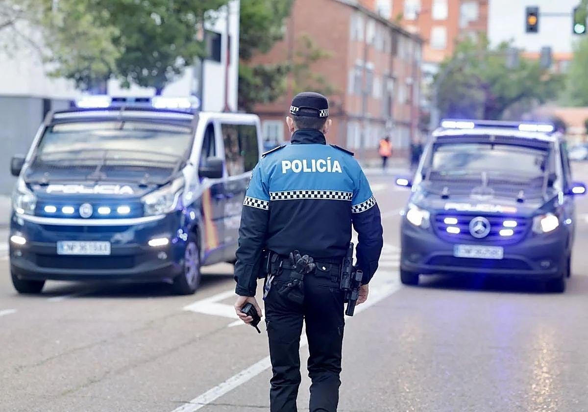 Imagen de archivo de una intervención conjunta de la Policía Nacional y Municipal.