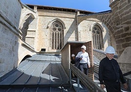 Visita a la pasarela de la girola de la Catedral de Palencia.