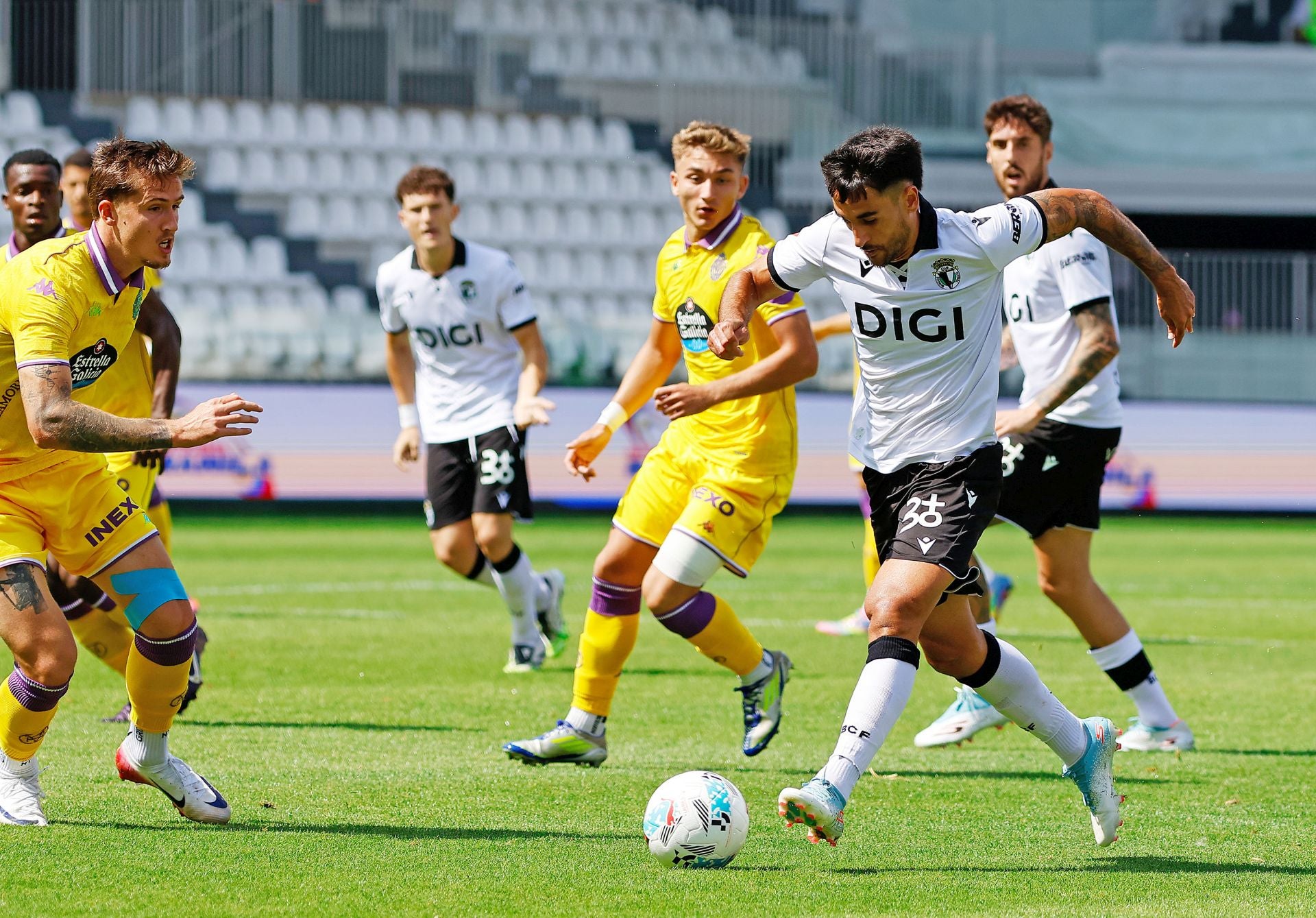 El partido del Real Valladolid contra el Burgos, en imágenes