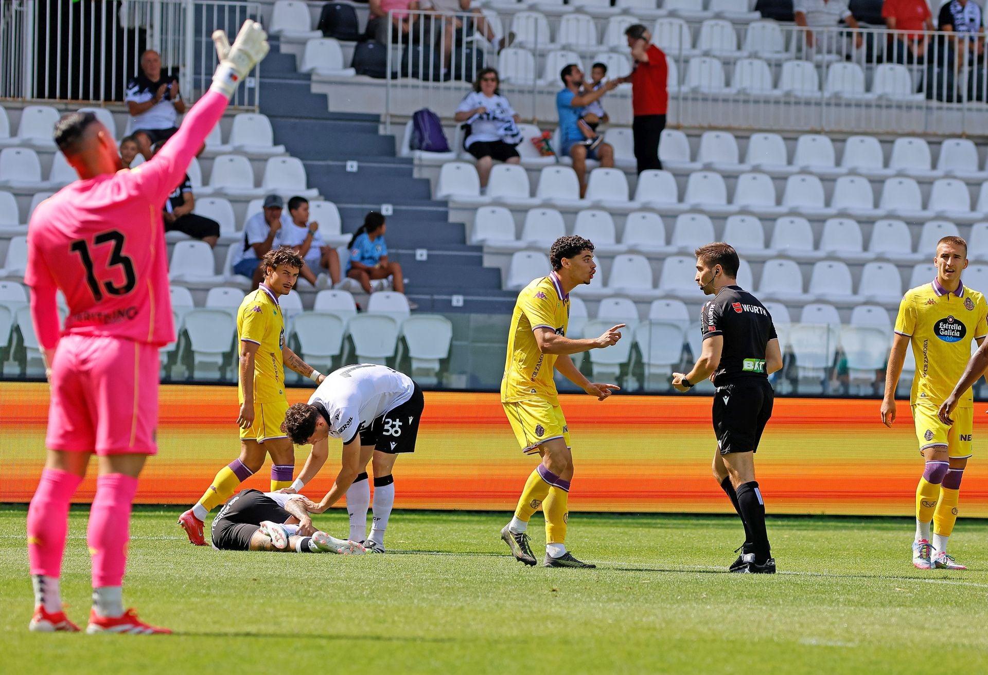 El partido del Real Valladolid contra el Burgos, en imágenes
