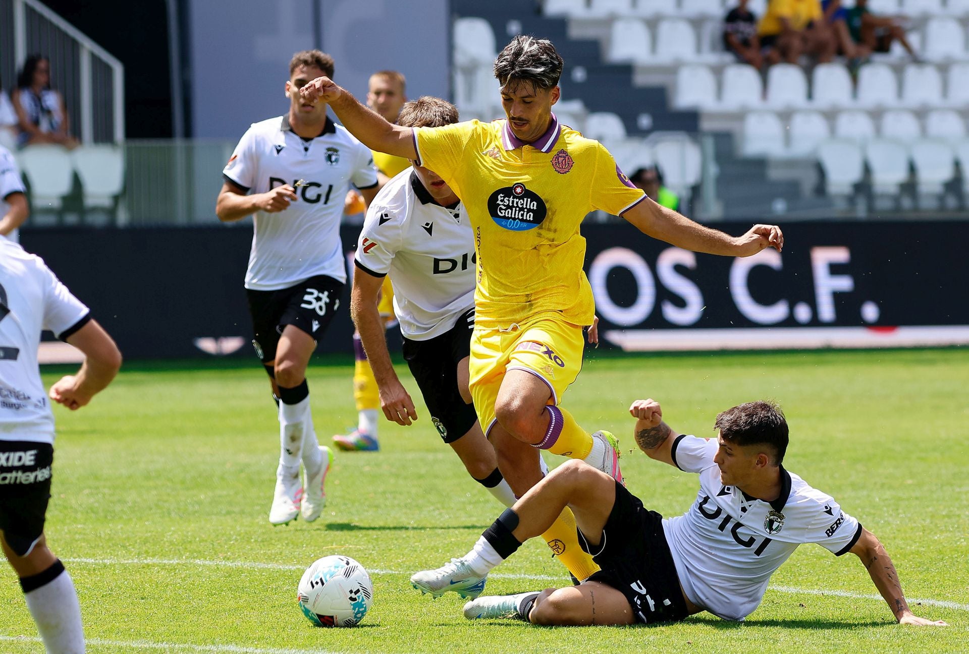 El partido del Real Valladolid contra el Burgos, en imágenes