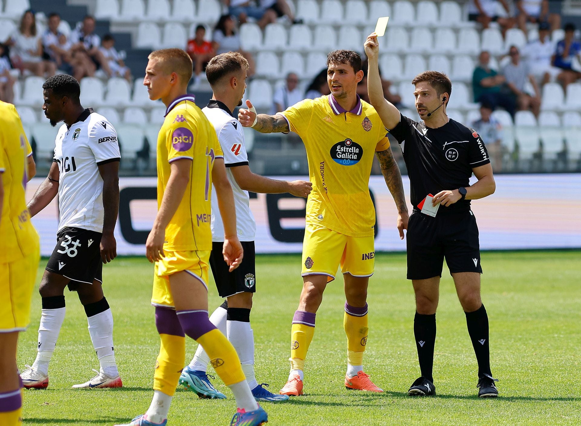 El partido del Real Valladolid contra el Burgos, en imágenes