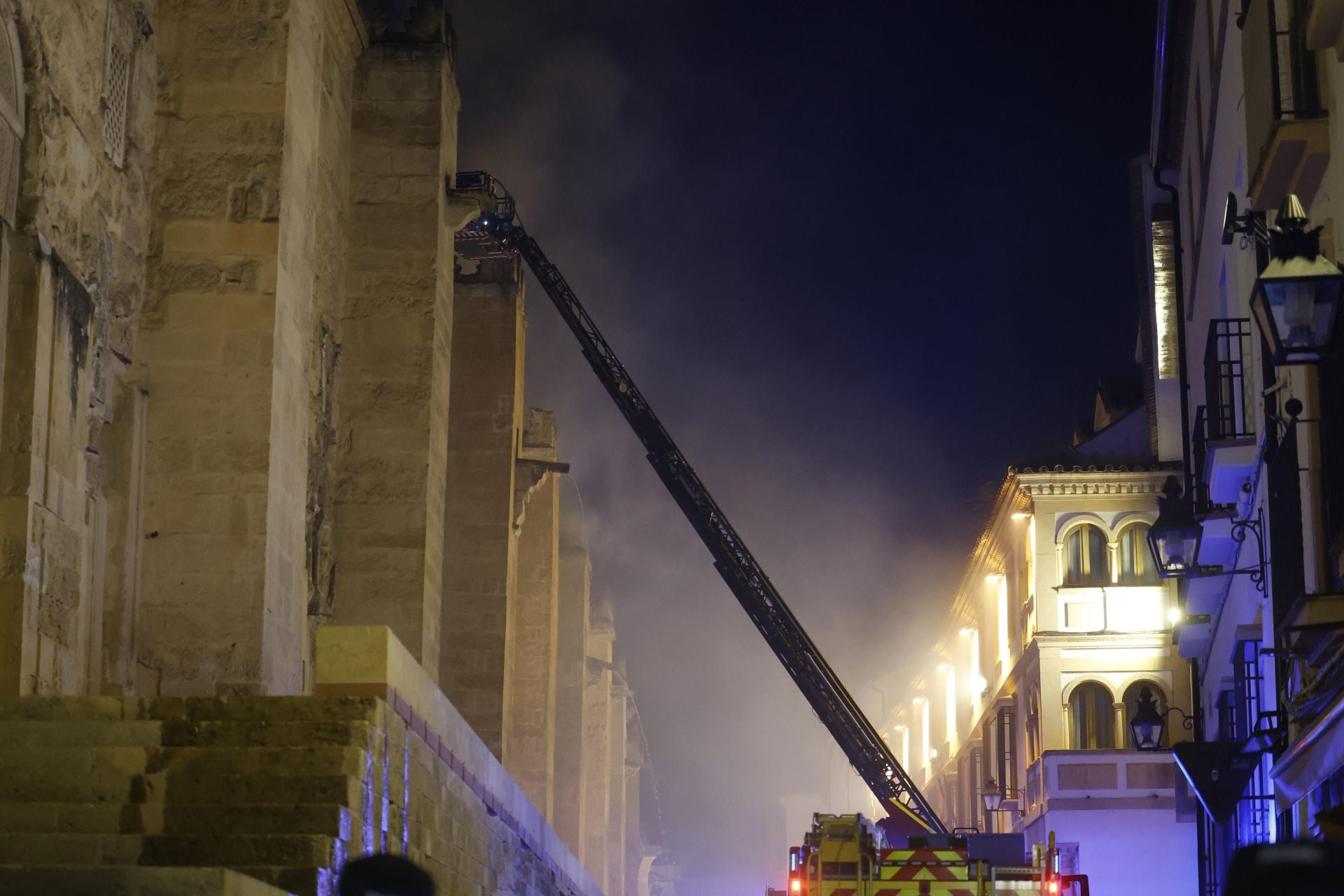 Las imágenes del incendio en la Mezquita de Córdoba
