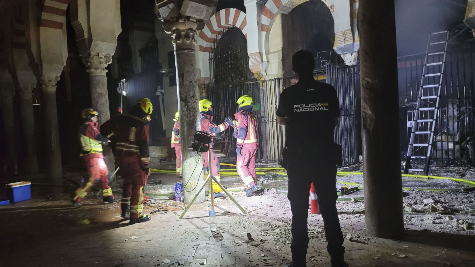 Las imágenes del incendio en la Mezquita de Córdoba