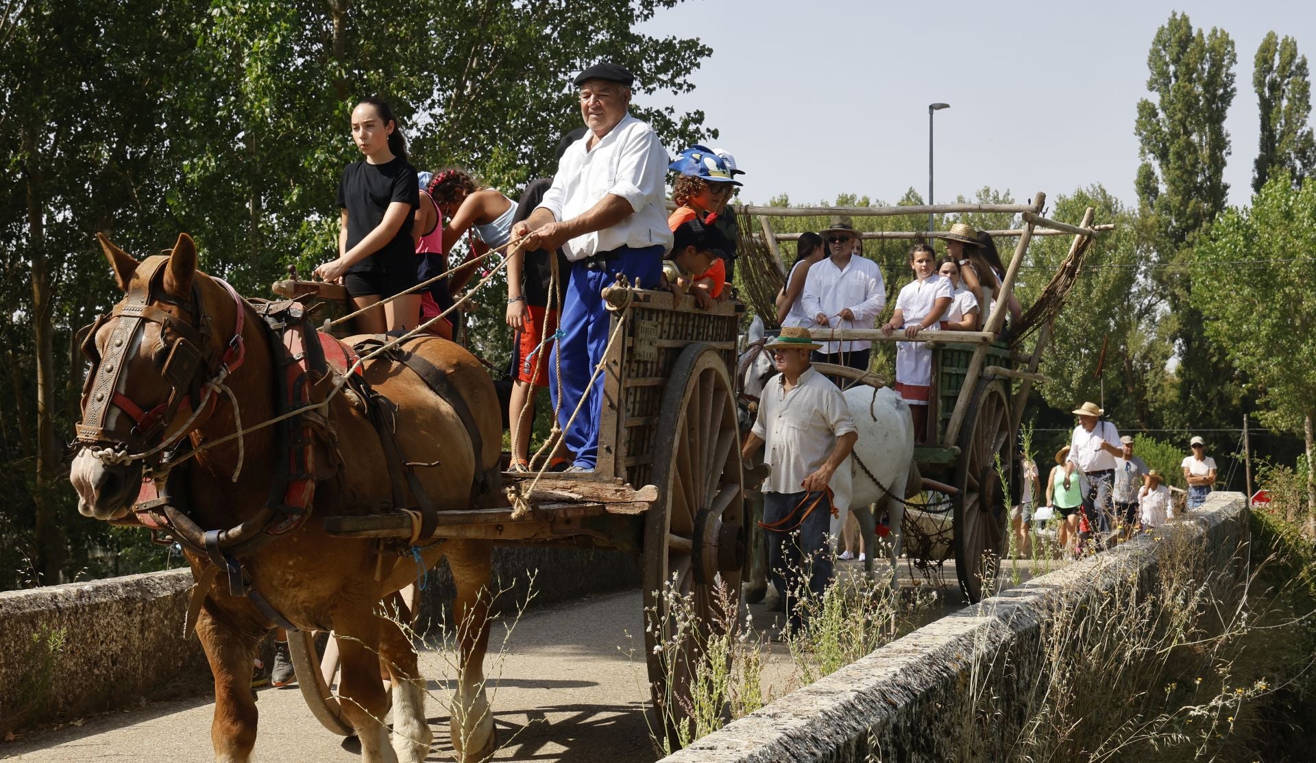 Castrillo de Villavega retrocede al pasado con la Fiesta de la Trilla
