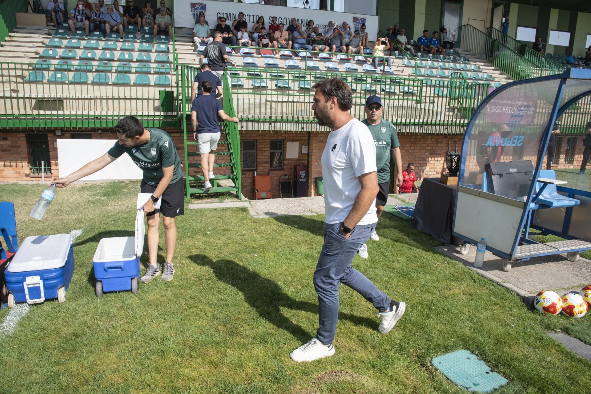 Fotos del partido entre la Segoviana y el Rayo Majadahonda