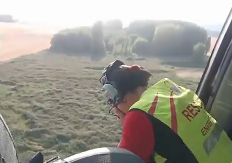 El Grupo de Salvamento y Rescate de la Junta sobrevuela Arrabal de Portillo para localizar al desaparecido.