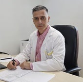 Fernando Sánchez-Barranco, en su despacho del hospital.