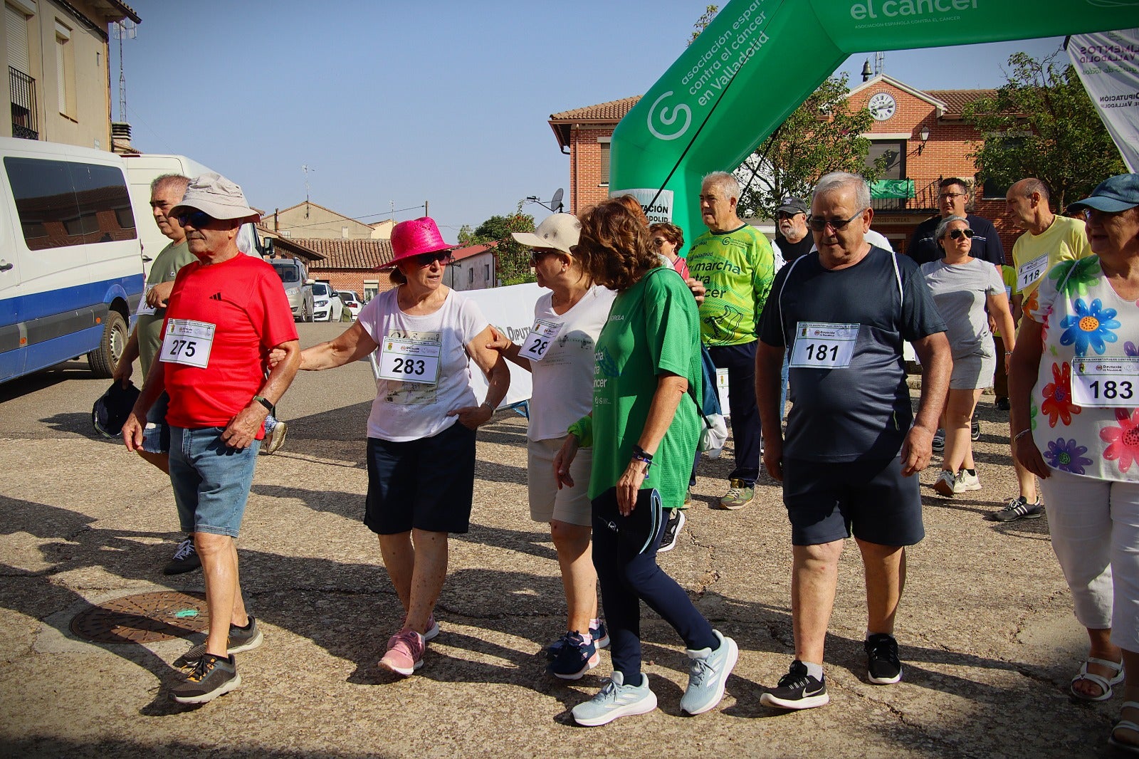 Seis pueblos de Tierra de Campos se unen en la quinta macha contra el cáncer Entre tapiales