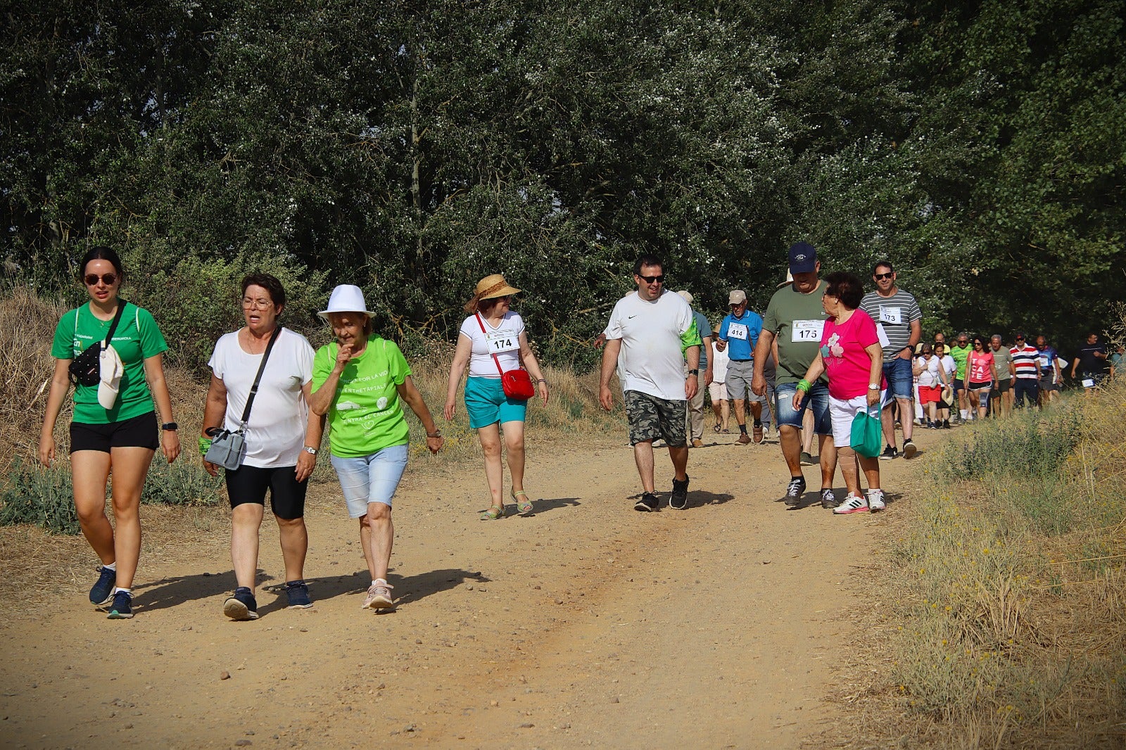 Seis pueblos de Tierra de Campos se unen en la quinta macha contra el cáncer Entre tapiales