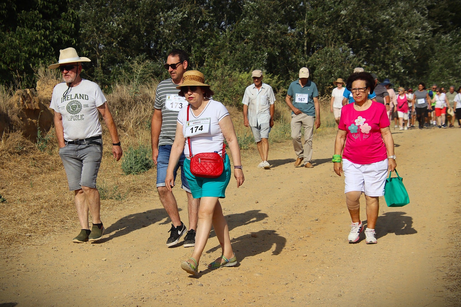 Seis pueblos de Tierra de Campos se unen en la quinta macha contra el cáncer Entre tapiales