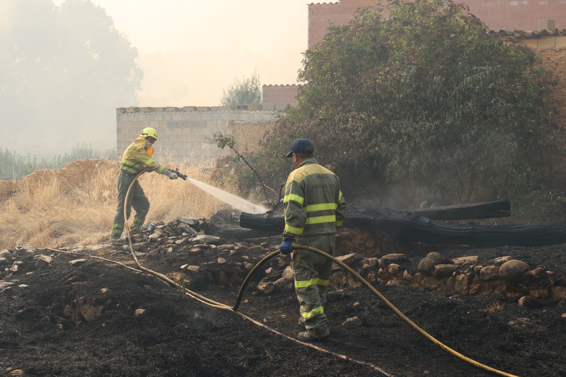 El incendio de Congosta, en imágenes