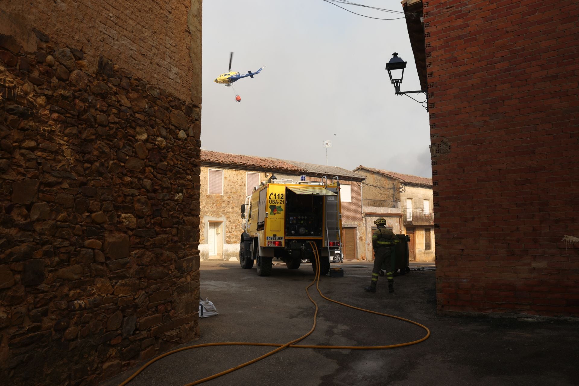 El incendio de Congosta, en imágenes