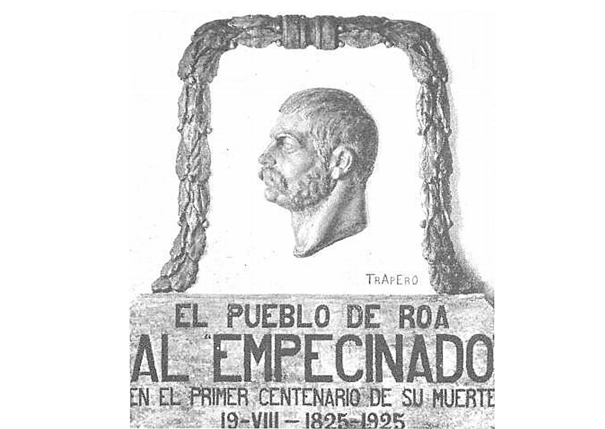 Imagen secundaria 1 - Arriba, estatua del Empecinado en su localidad natal, Castrillo de Duero. Abajo, lápida conmemorativa inaugurada en el Ayuntamiento de Roa en 1925, y momento de su descubrimiento durante el homenaje.