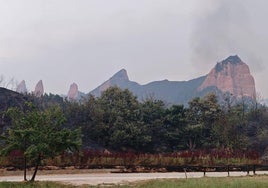 Las imágenes del incendio en Las Médulas