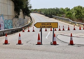 Vial cortado en el enlace a la ronda VA-30 desde Arroyo de la Encomienda.
