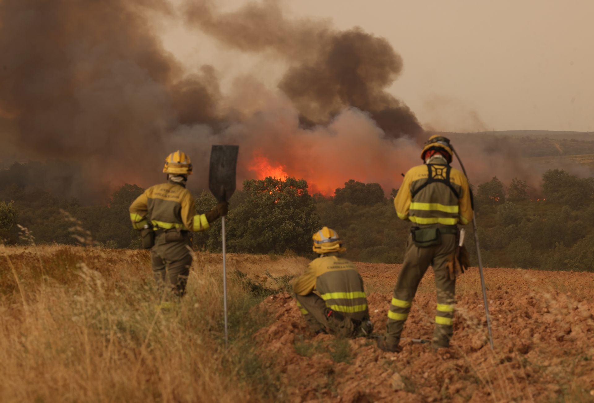 El incendio se descontrola hacia Abejera