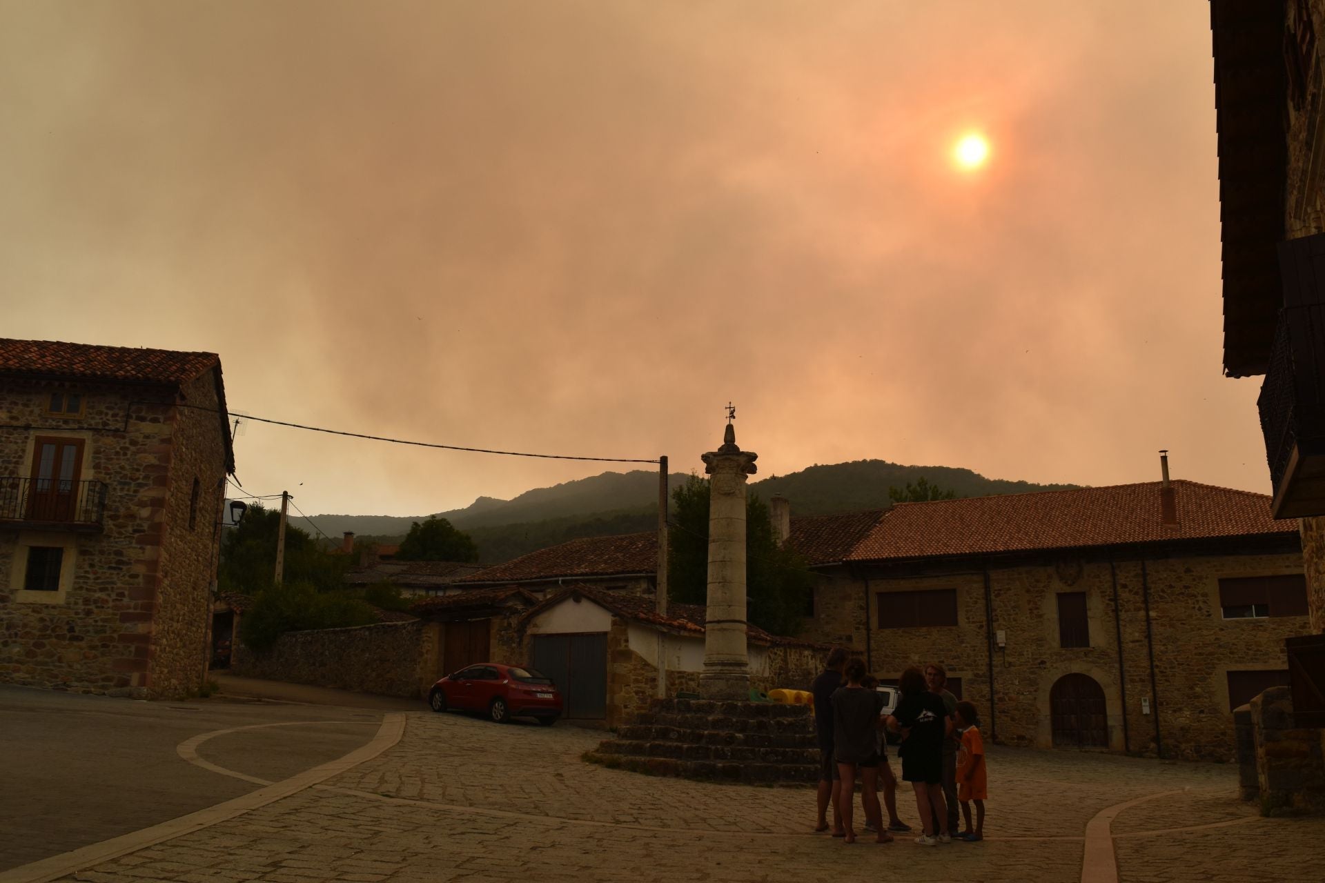 Preocupación en San Salvador de Cantamuda por el incendio de Resoba