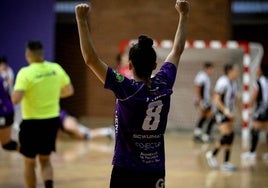 Inoa Lucio, jugadora del BM Aula, durante un partido.